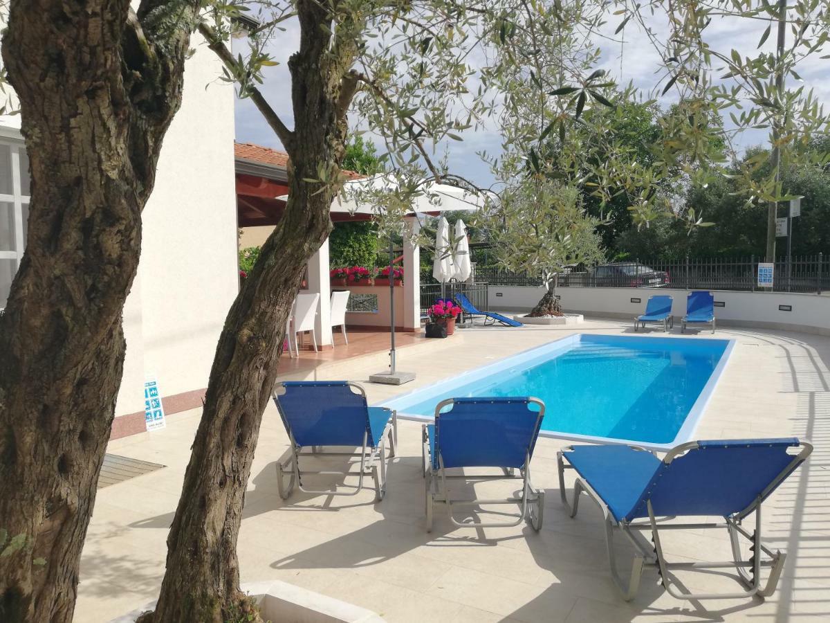 Villa Zare Poreč Exteriör bild